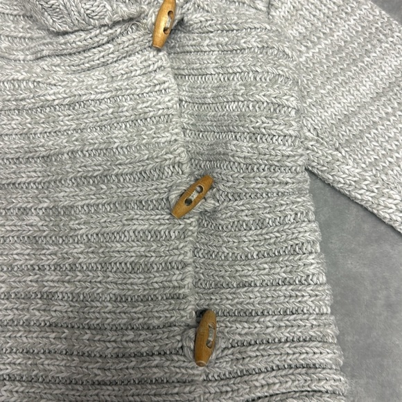 Beba Bean - Hand crafted long sleeve knit cardigan sweater. Size 6-12 months - Picture 3 of 4